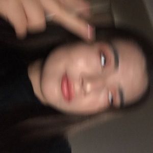 Meet your Posher, Daniela